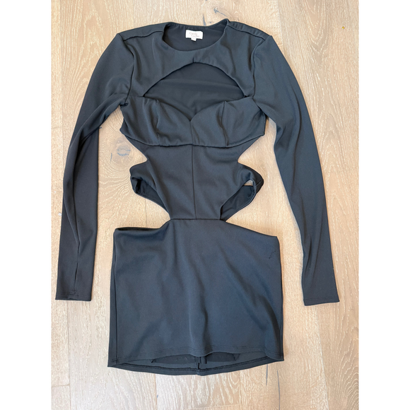 Camila Coelho, User: Mtinsta101@gmail.com Dresses & Skirts - Camila Coelho, User: Mtinsta101@gmail.com Camila Coelho Black Cutout Long Sleeve